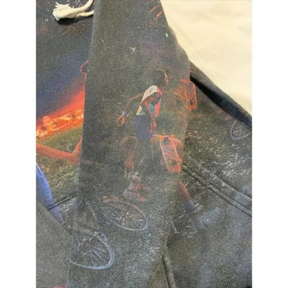 Stranger Things 3 Fireworks Graphic Print Pullover Hoodie Sweatshirt Unisex Sz M - Picture 7 of 11
